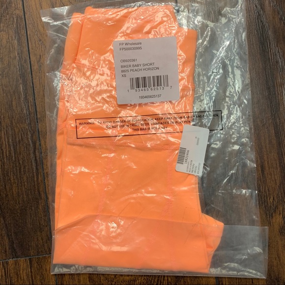 NWT Free People High-Rise Biker Baby Short - Picture 3 of 5